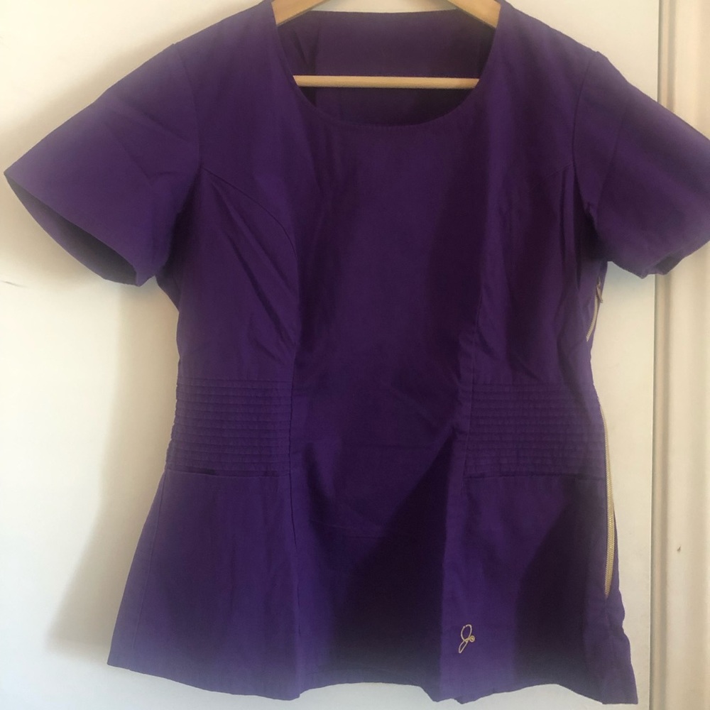 Jaanuu scrubs set